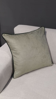 Подушка декоративная, отделка ткань кат.B, кант кат.А Paris 991467-27 Emerald 965234